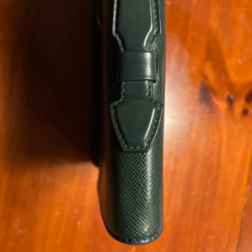 😘LV Taiga Serviette Kourad Epicea Green Briefcase💚 - Picture 5 of 16